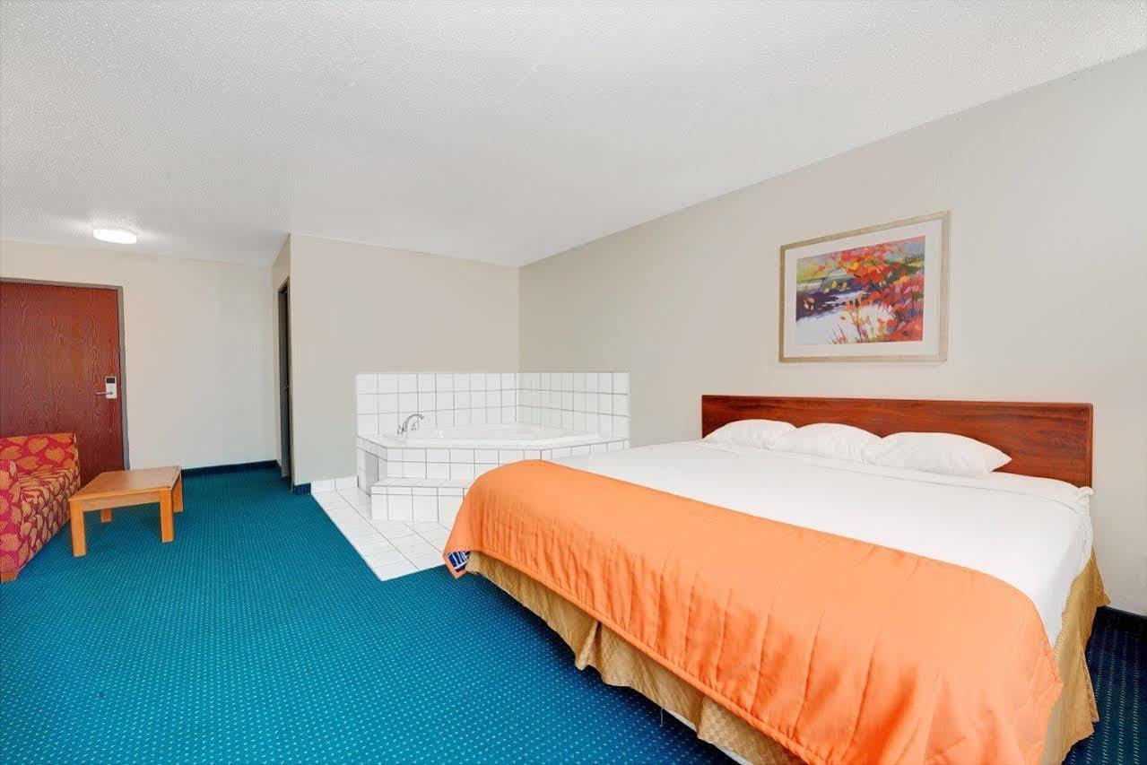 Quality Inn Noblesville-Indianapolis Bagian luar foto